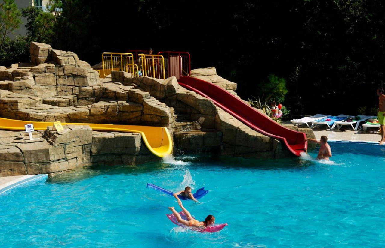 Apollo Spa Resort - Ultra All-Inclusive , Pools & Free Beach, Individual Ac In Every Room Золоті Піски Екстер'єр фото