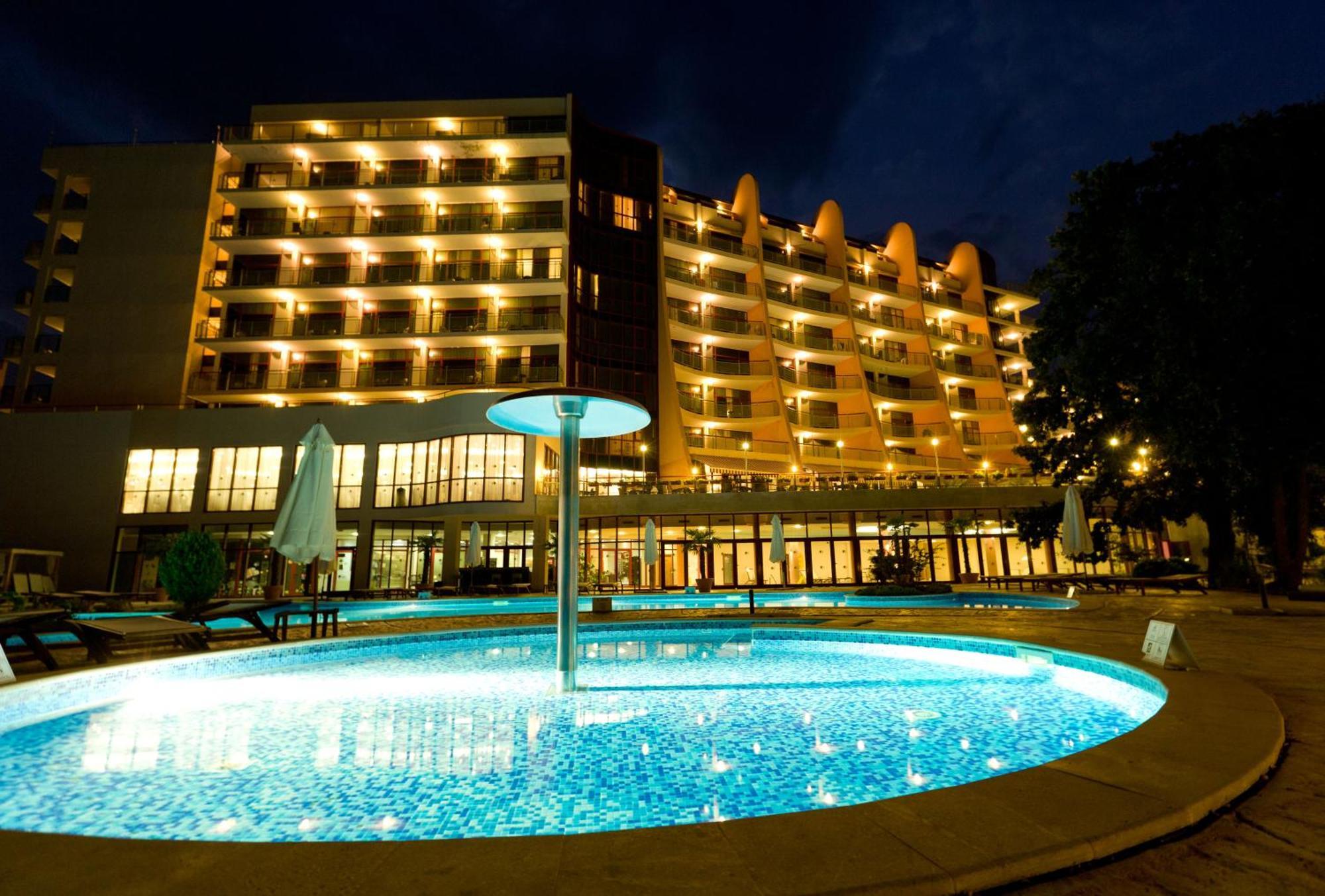 Apollo Spa Resort - Ultra All-Inclusive , Pools & Free Beach, Individual Ac In Every Room Золоті Піски Екстер'єр фото
